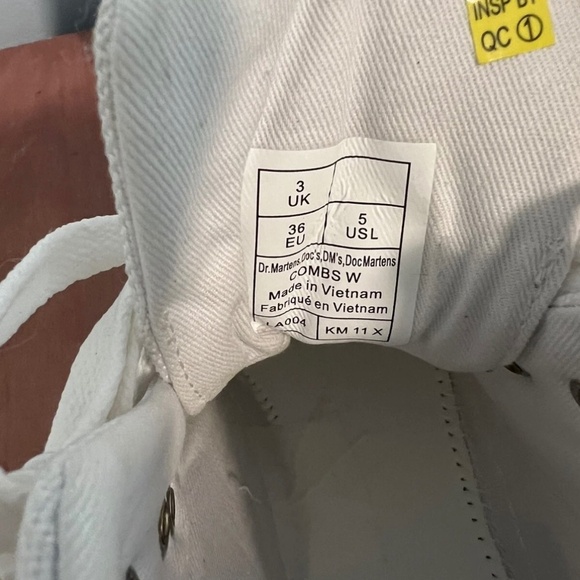 Dr. Martens Women’s COMBS WOMEN'S POLY CASUAL WHITE BOOTS Size 36-US 5L - Picture 5 of 5